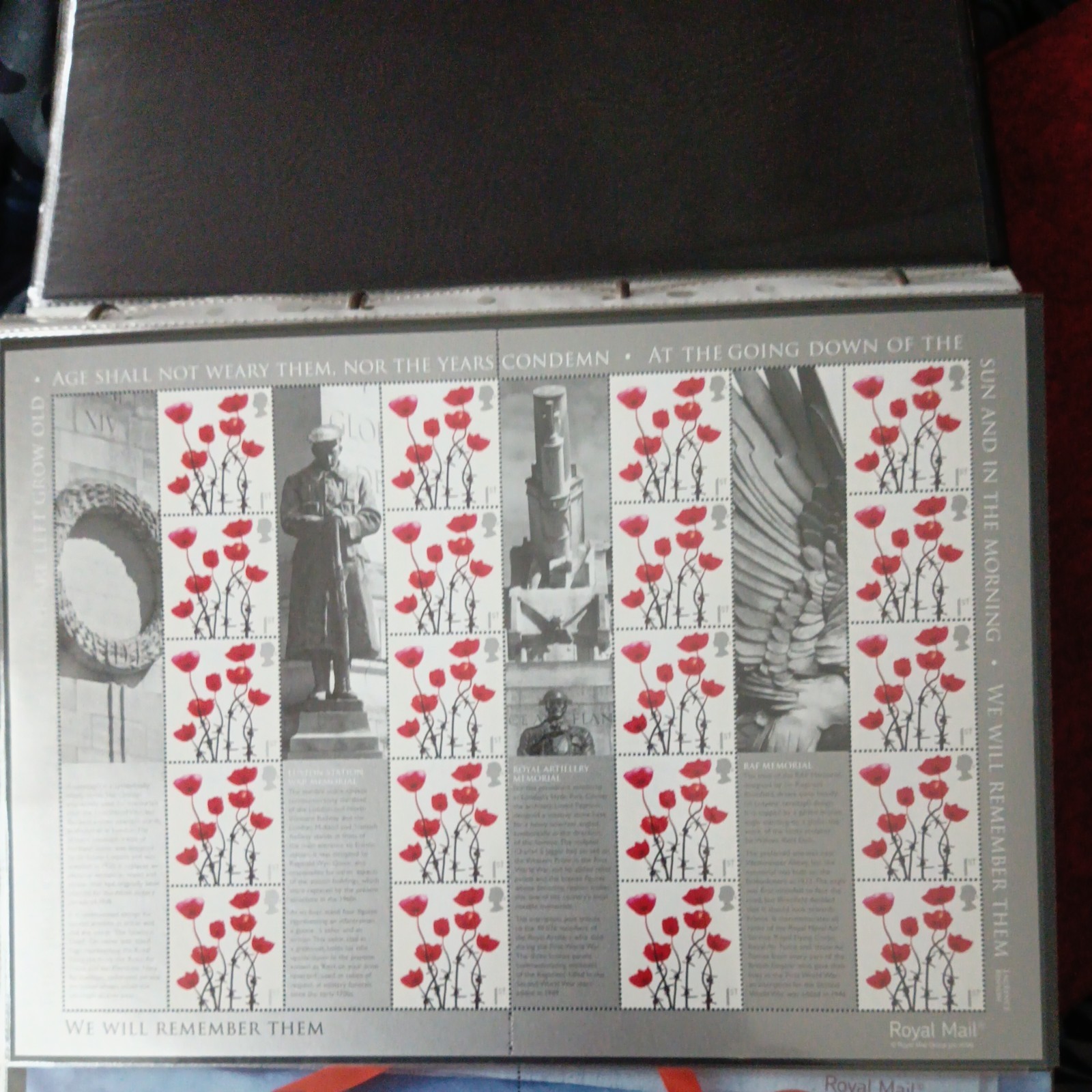 GB QEII 2006 Royal Mail Smiler Sheet "We Will Remember Them" LS35