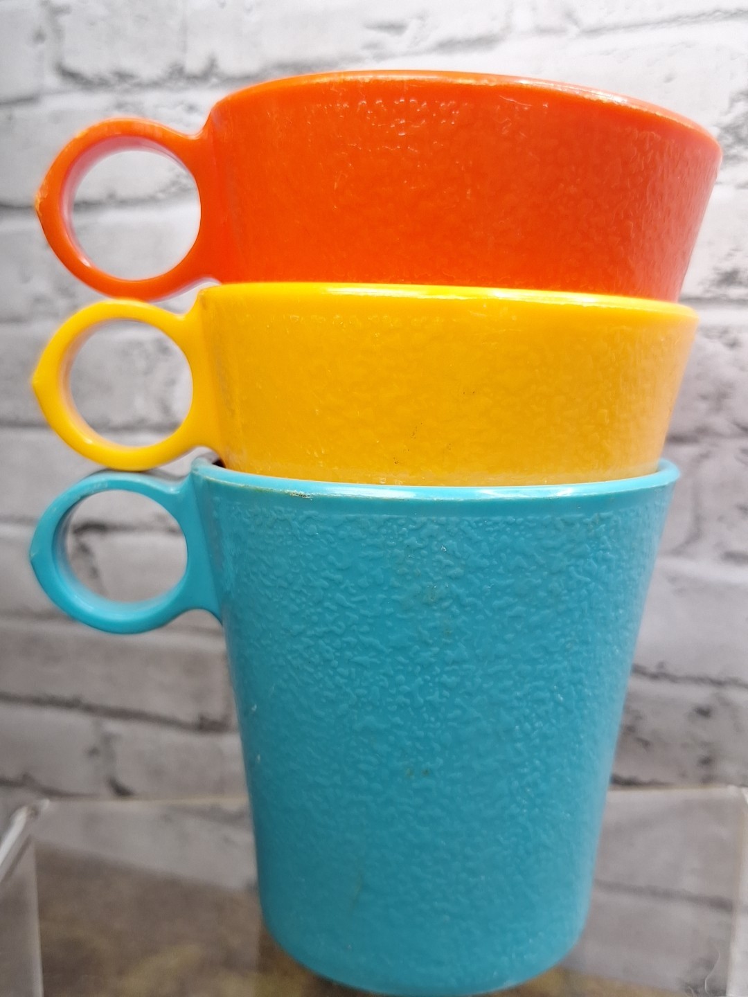 Vntg 70s Retro Plastic Ring Handle Coffee Mugs Set 3 Mod Camping Colors Melanine