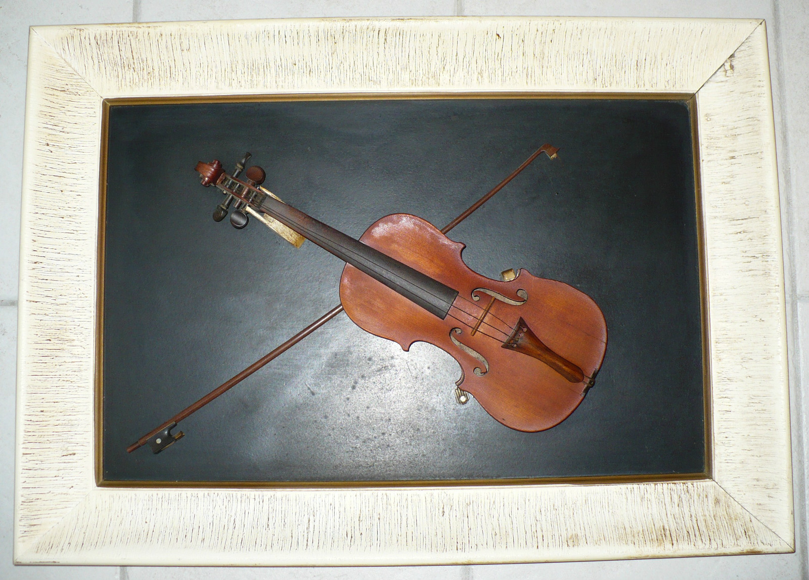 ANTIQUE VIOLIN STRING INSTRUMENT & BOW