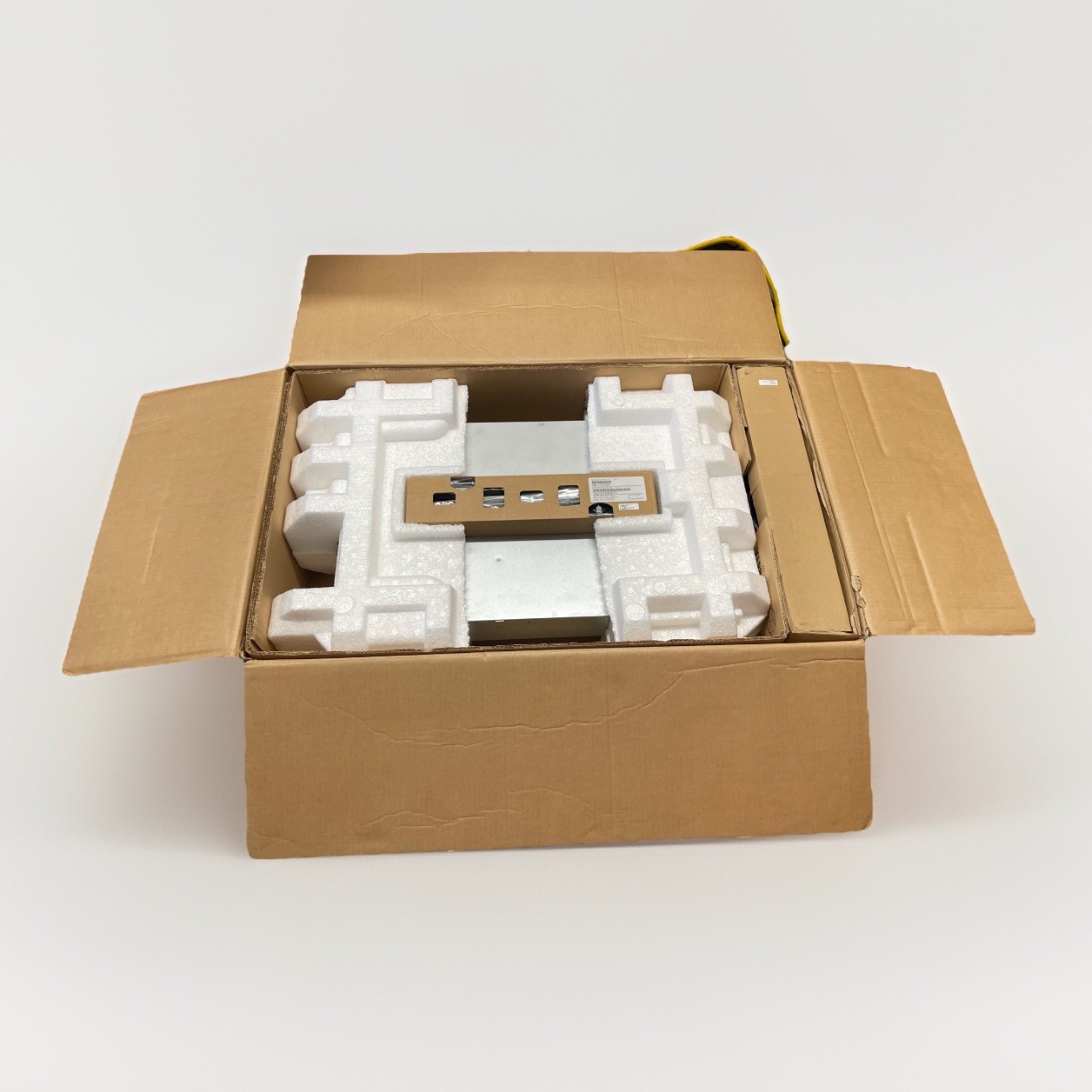 APC SMT 2200RM2UC Smart-UPS 2200VA 2700W 2U Rackmount LCD Smart Connect NEW OPEN