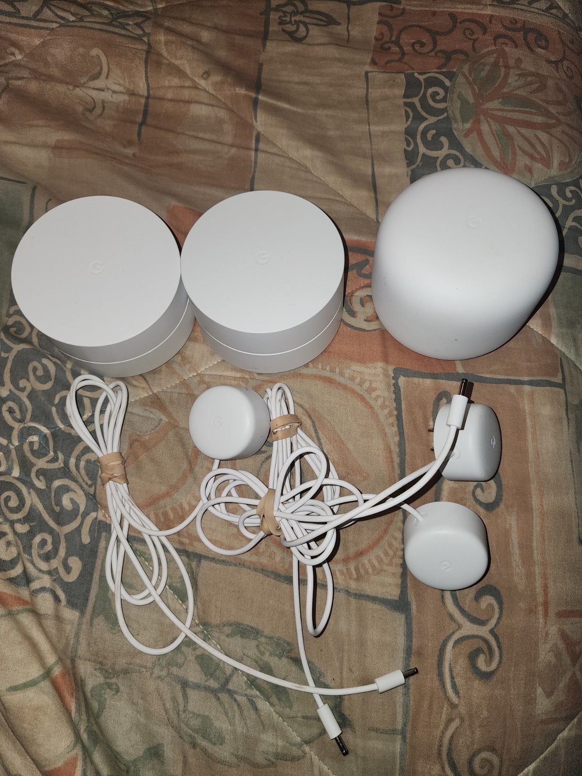 Google Nest Wifi Mesh System - 1 Router & 2 Points - AC2200 - White