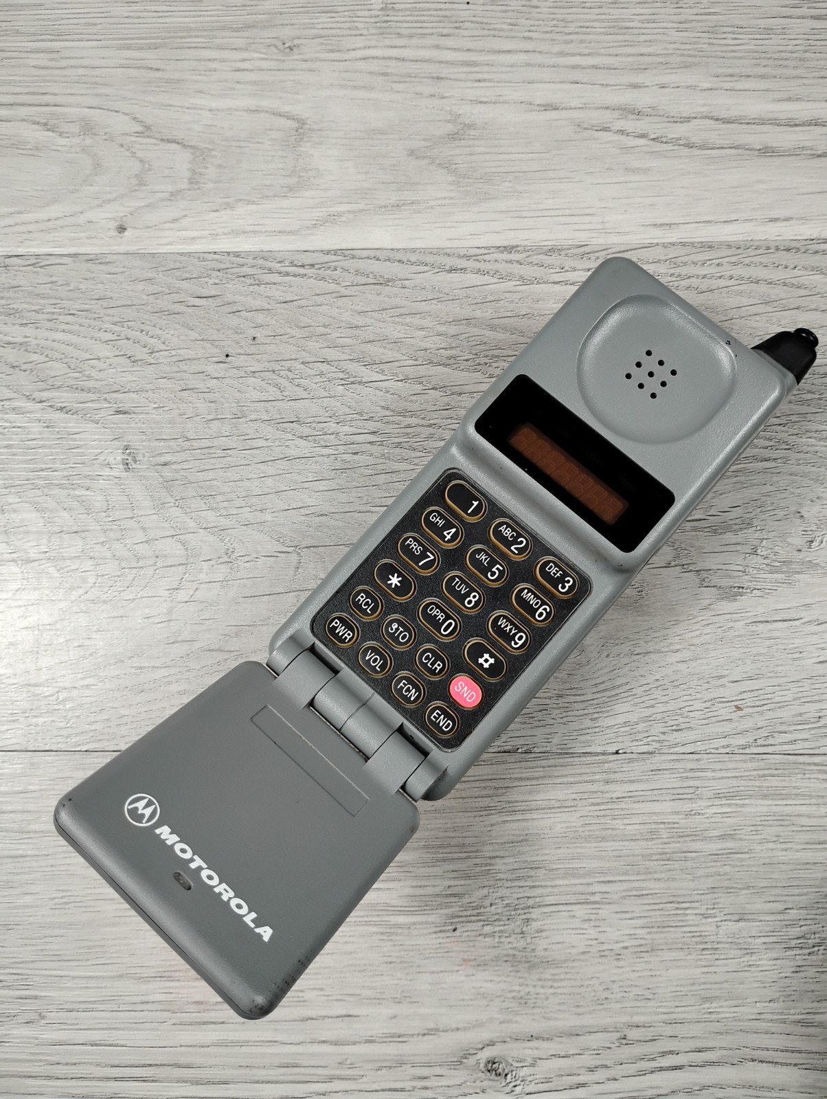 Vintage Motorola Brick Flip Cell Phone MODEL 76759NAREA W Battery Gray BIG Block