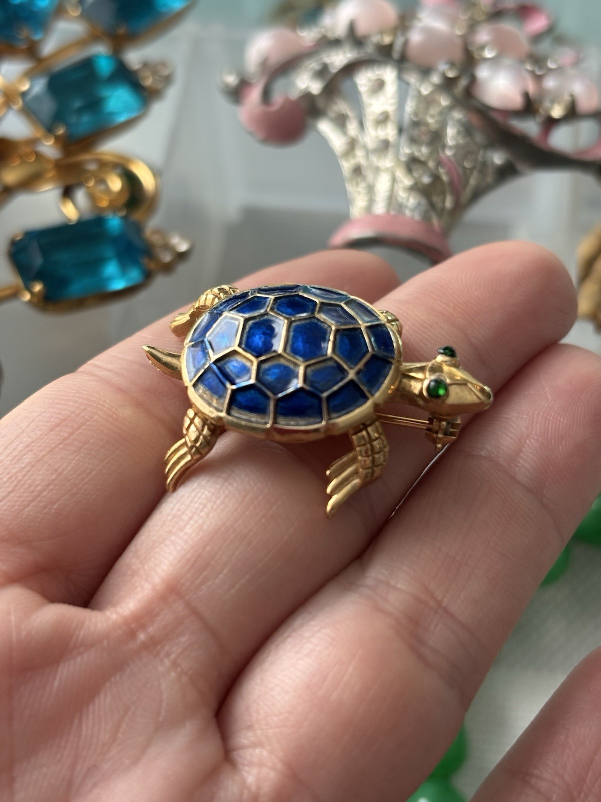 Trifari brooch Turtle Green Cabochon Eyes Vintage 1960s Cute