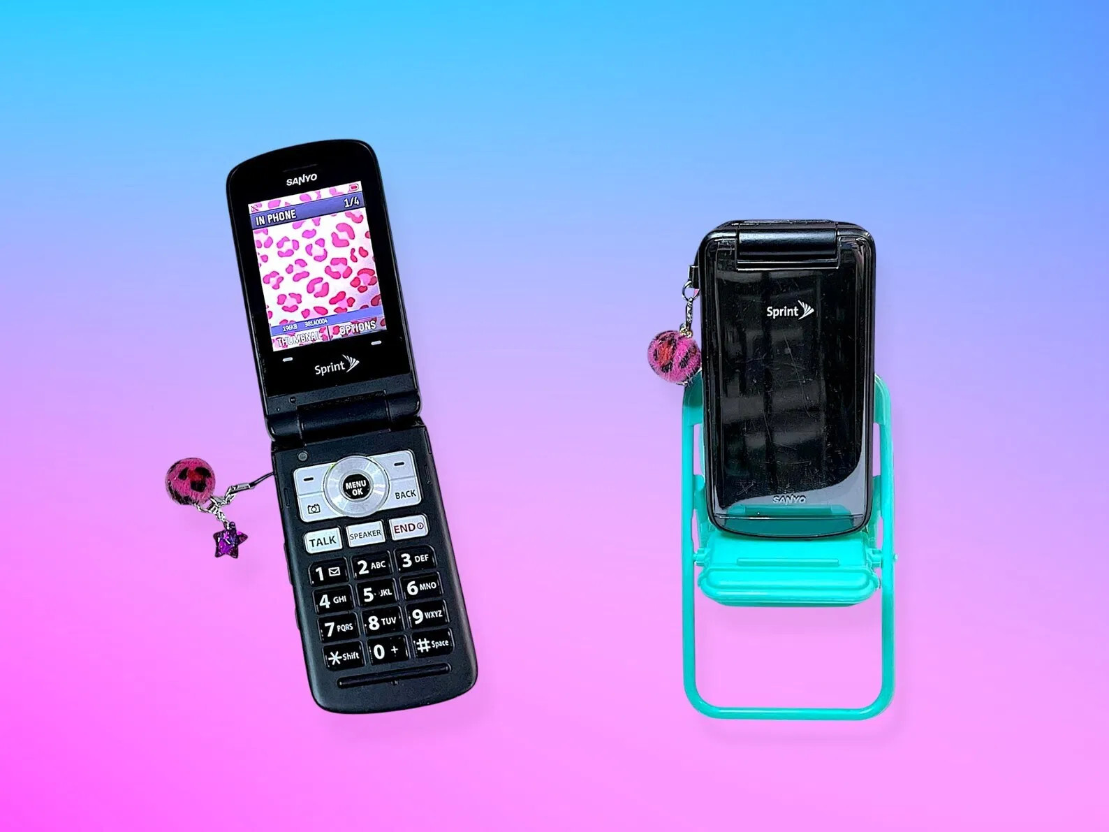 Vintage Y2K Sanyo Camera Flip Cell Phone.Works!