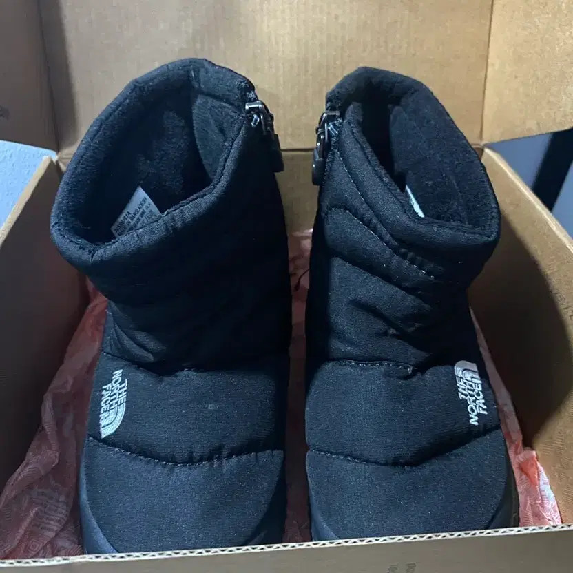 The North Face Kids Winter Boots Black 170mm New & Sealed