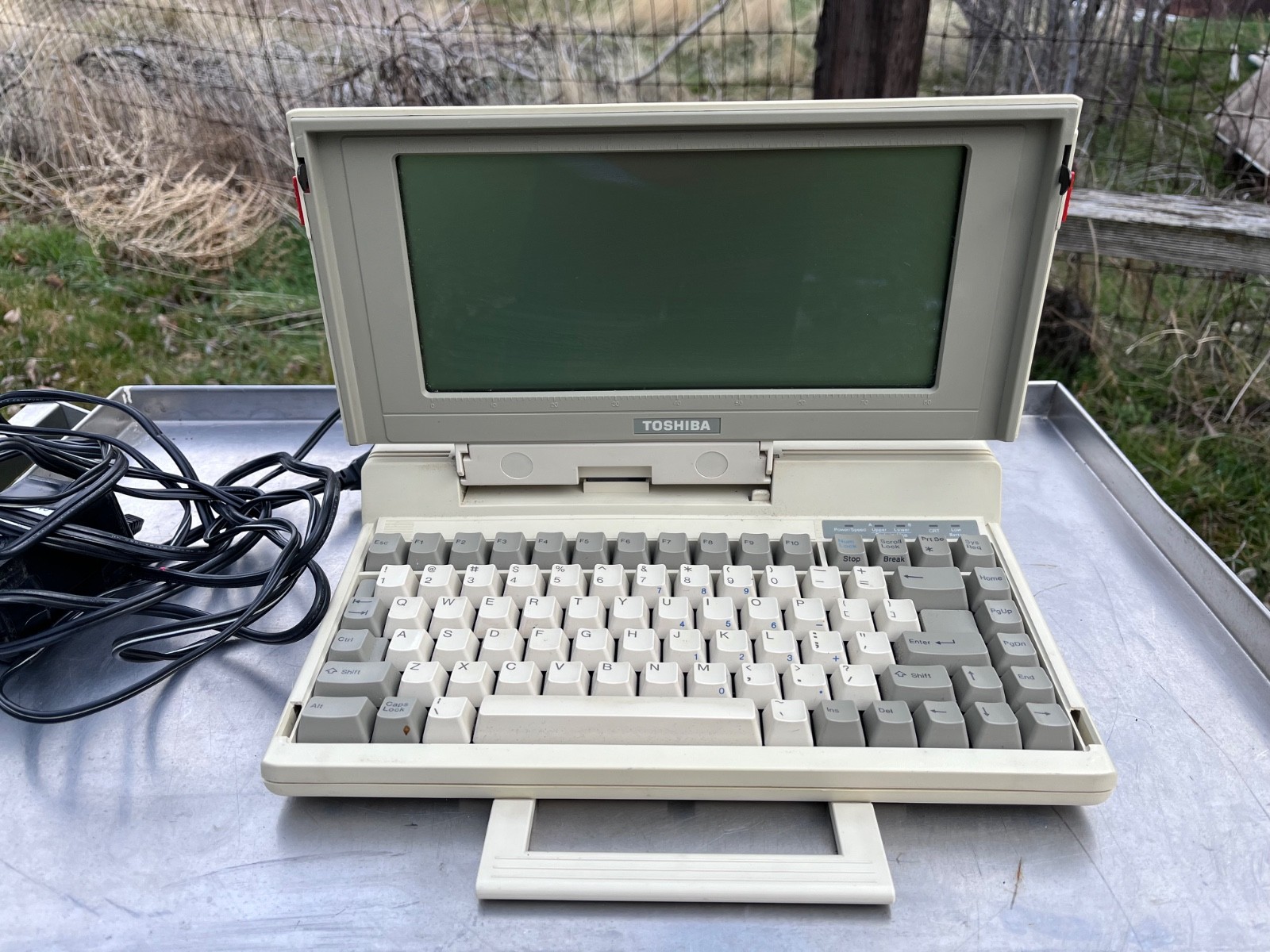 Vintage Toshiba T1100 Plus System Unit PA7042U Working Laptop portable computer
