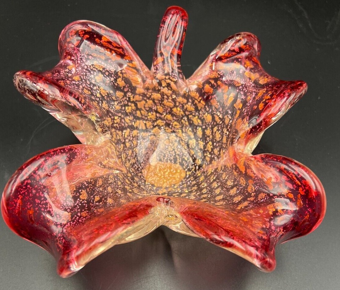 Murano Art Glass Lily-Shaped Bowl Pink with Gold Flecks