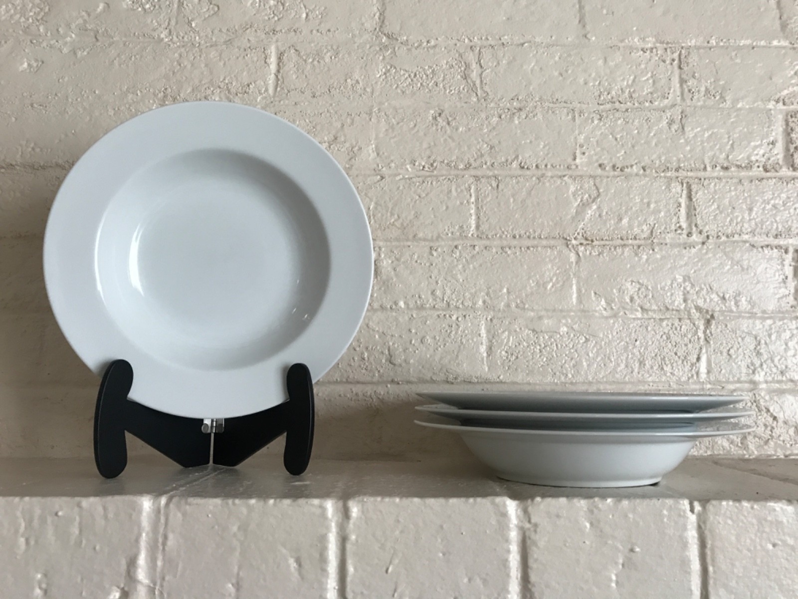 Crate and Barrel Vintage Maison White Porcelain 9” Soup/Pasta Bowls Set/4