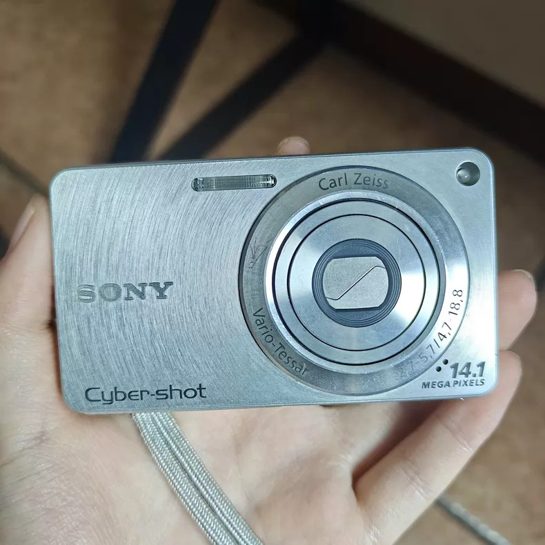 SONY Cyber-Shot DSC-W350 Digital Camera 4x Optical Zoom 14.1MP CCD -90% New