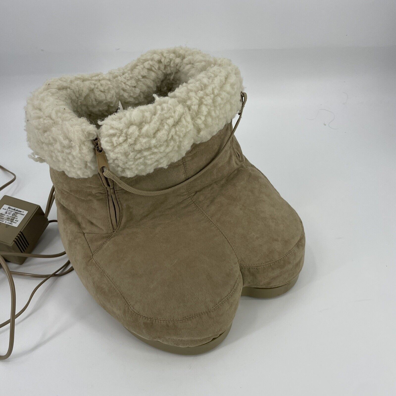 Brookstone Foot Vibrating Massager & Warmer Heated Soft Boot Shoes BST-003A 1999