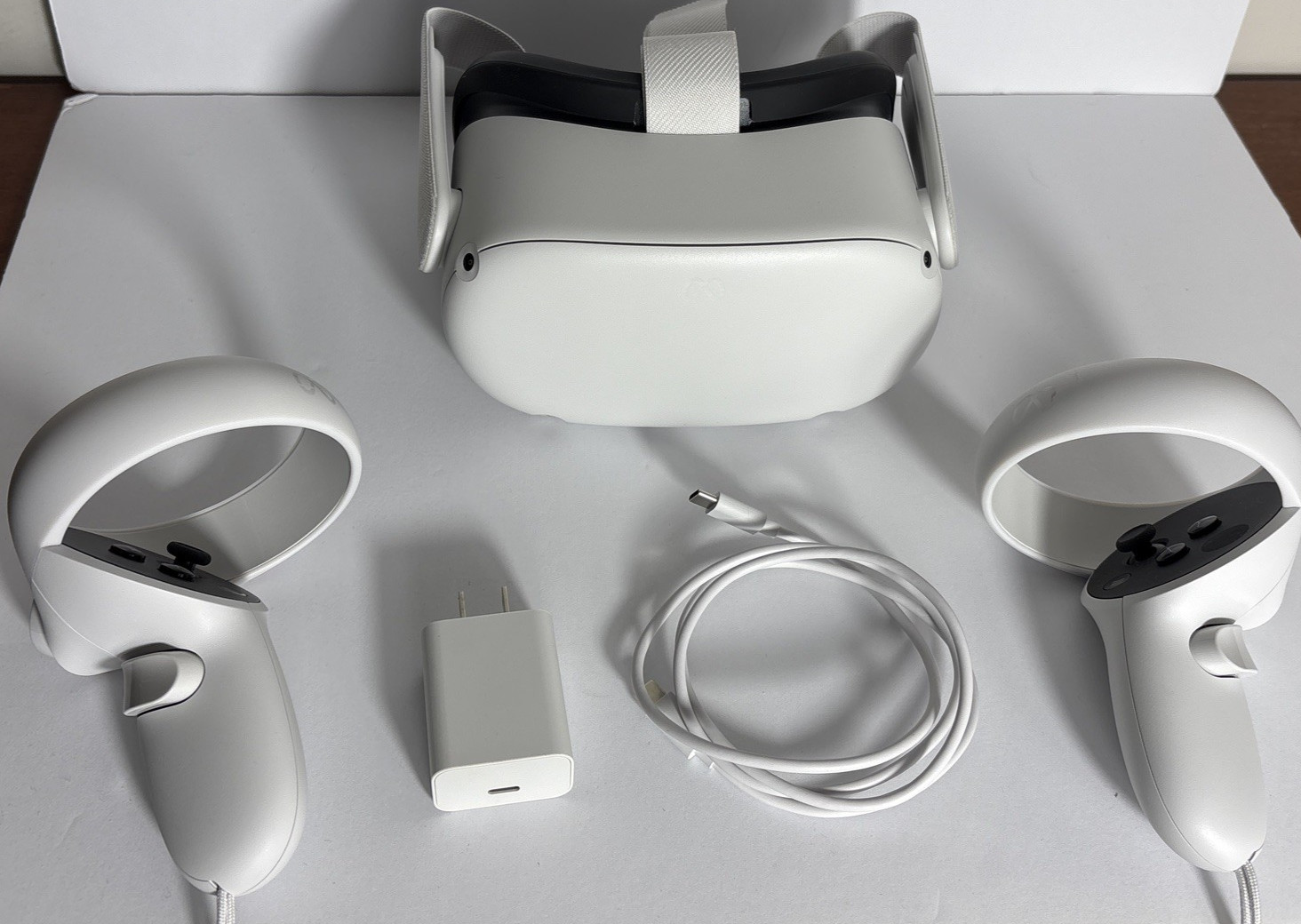 Meta/Oculus Quest 2 128GB VR Headset w/ Controllers And Charger