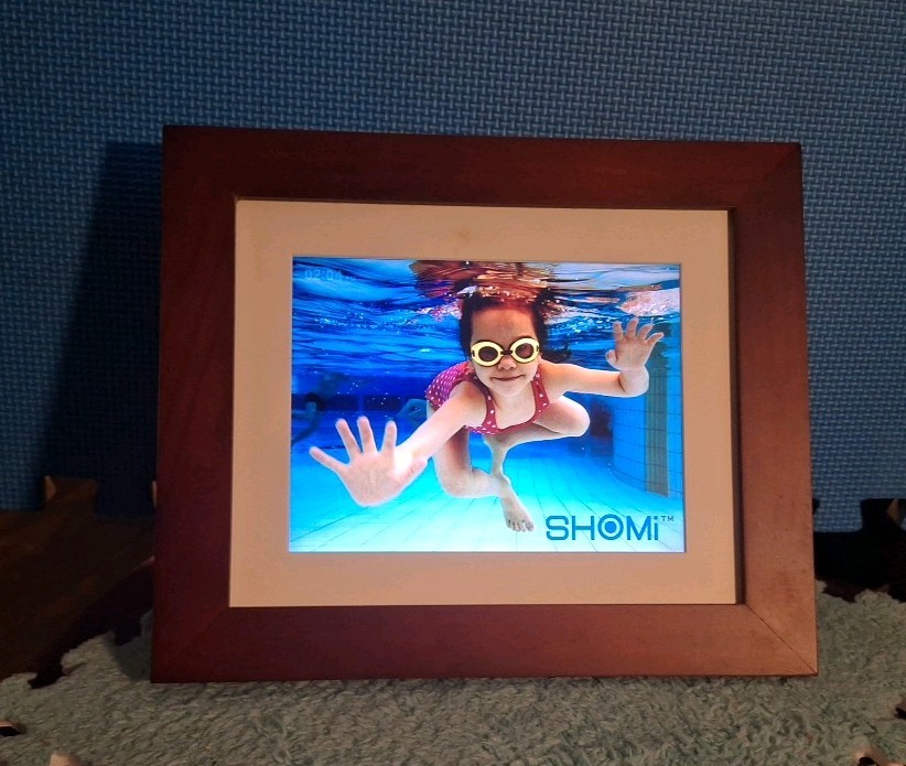 Shomi 8" Digital Picture Frame
