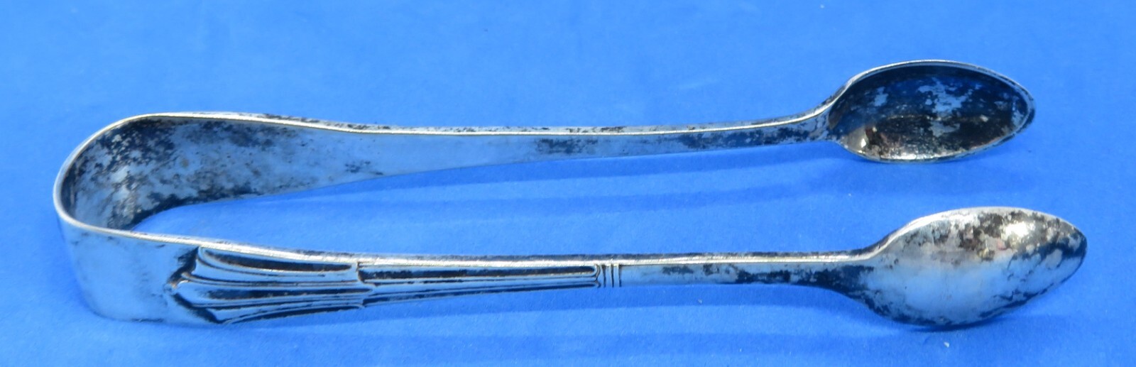 Silver plate electroplate vintage Victorian antique pair of sugar tongs / nips H