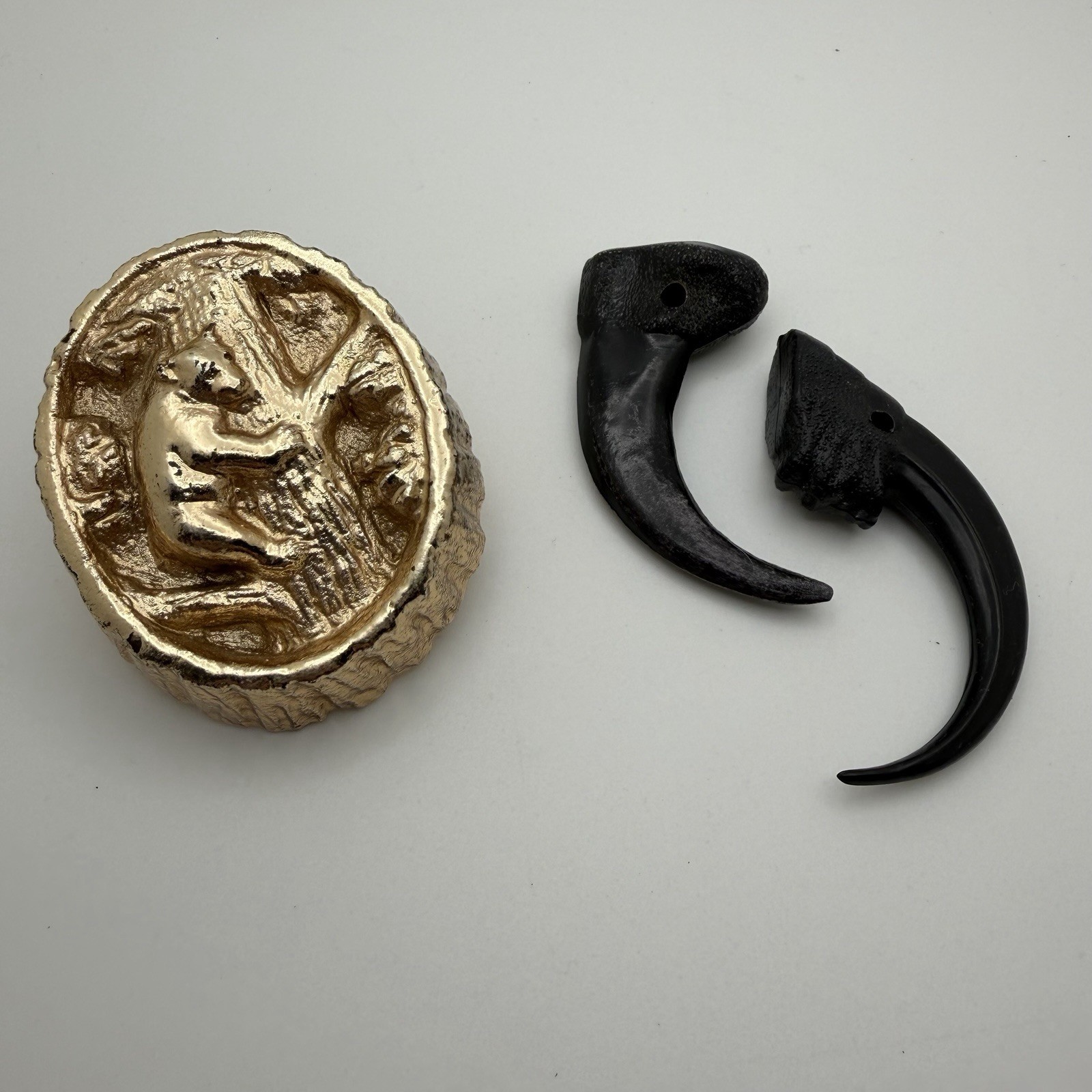 BSA 2 Replica Plastic Bear Claws & Bear Climbing Tree Neckerchief Slide SS-781