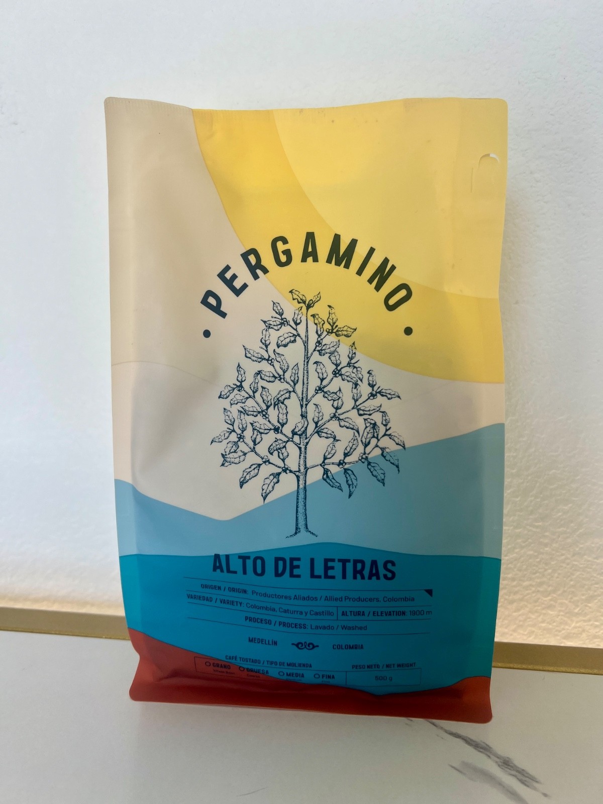 Premium Pergamino Alto de Letras Whole Bean Medium Roast Colombian Coffee