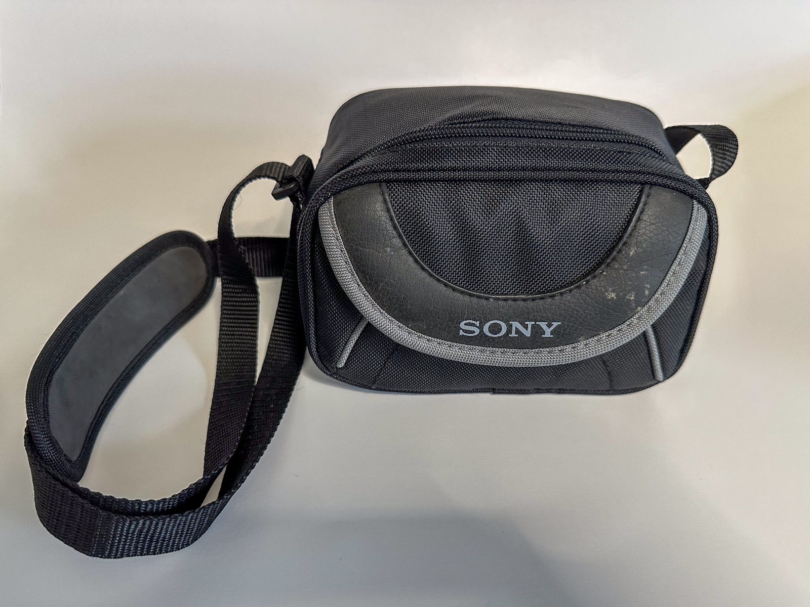 Small Sony Camera Case Bag LCS-X10 Black; Shoulder Strap Sony Cyber-shot cameras