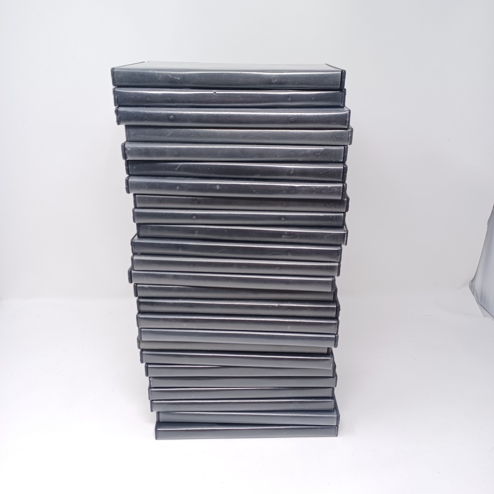 Lot of 25 - Blockbuster Video EMPTY DVD Rental Cases - Empty Cases Only 