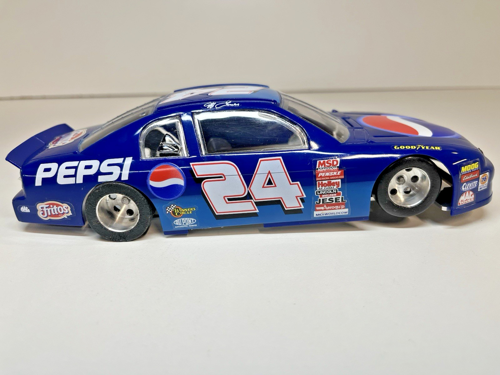 1/24 Slot car - Pro-track lightweight Alum. Chassis, Revell Pro Finish Body