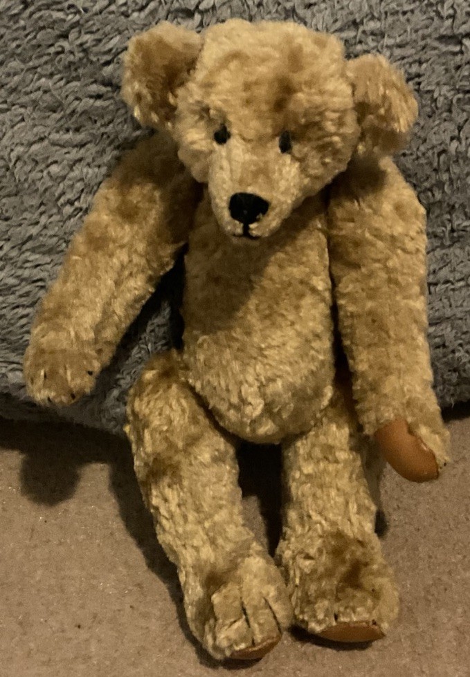 Vintage 1990's  Lynda Bayless Vintage 9 1/2” Mohair Bayless Bear