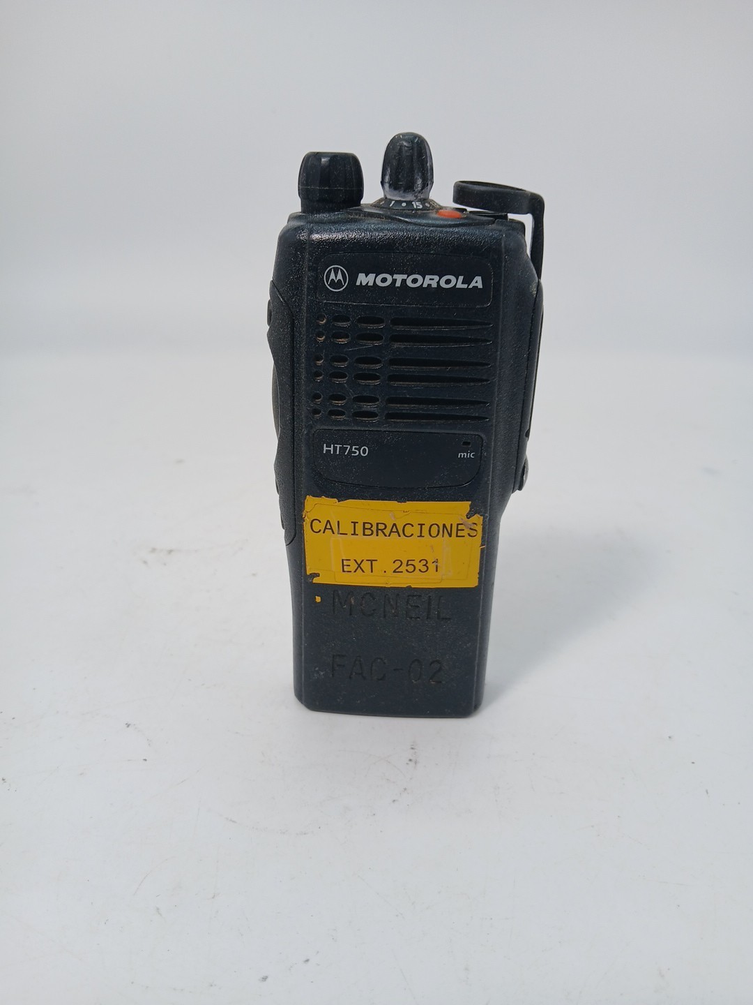 MOTOROLA HT750 AAH25RDC9AA3AN 16 CH 2-WAY RADIO (Untested)
