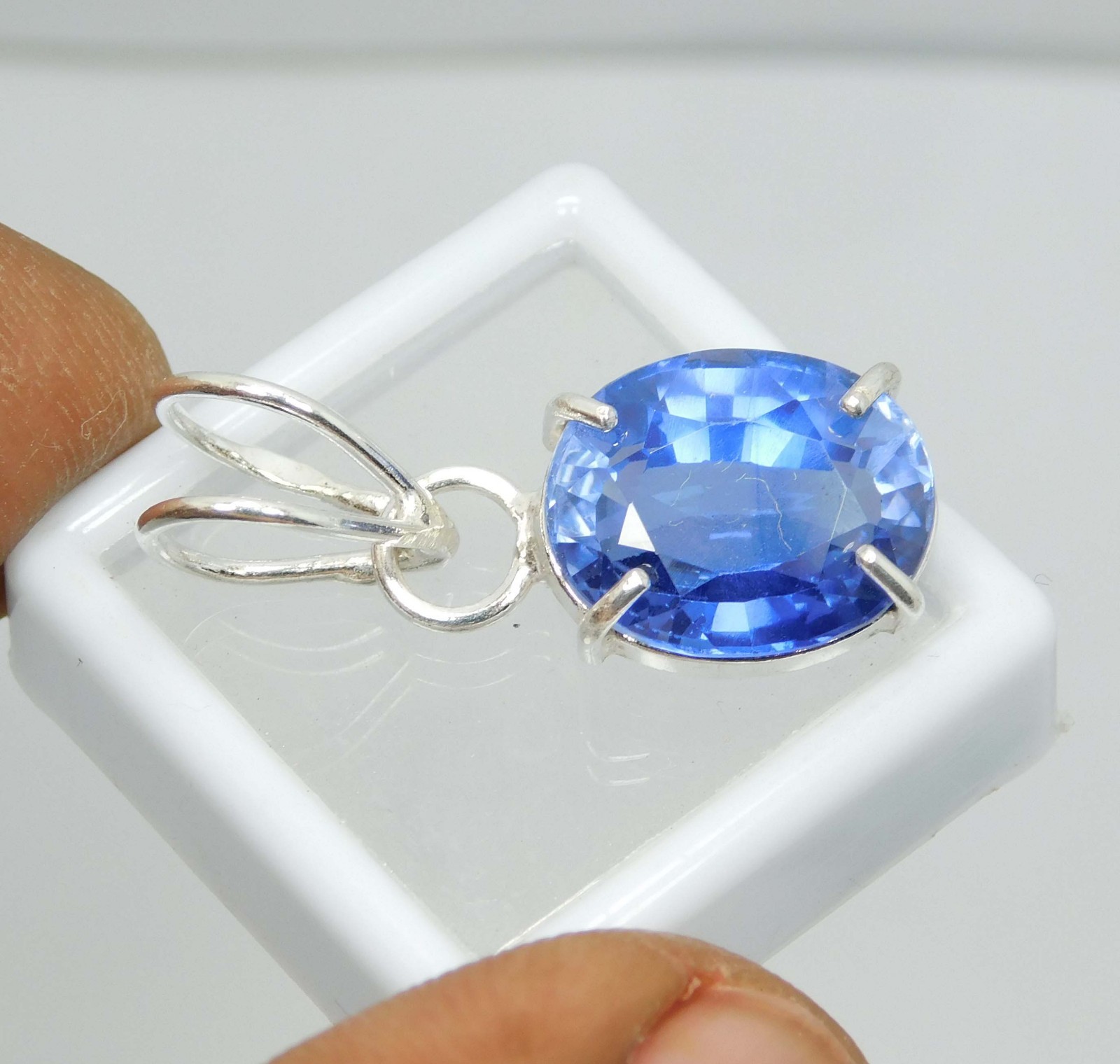 925 Sterling Silver Gemstone 17.55 Ct Oval Cut Blue Sapphire Pendent A-1002