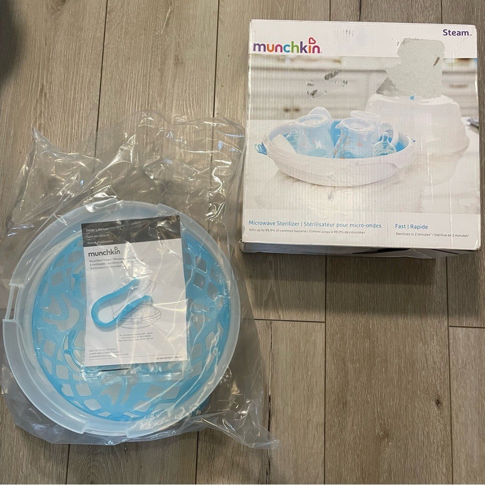 Munchkin Steam Guard Microwave Bottle Sterilizer - Fast & Easy!