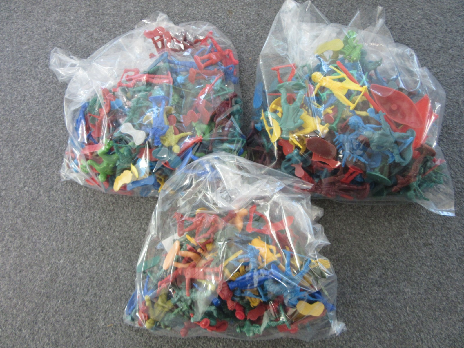 250pcs Plastic Toy Soldiers Military Indian Red Blue Yellow Green Mixed Figures