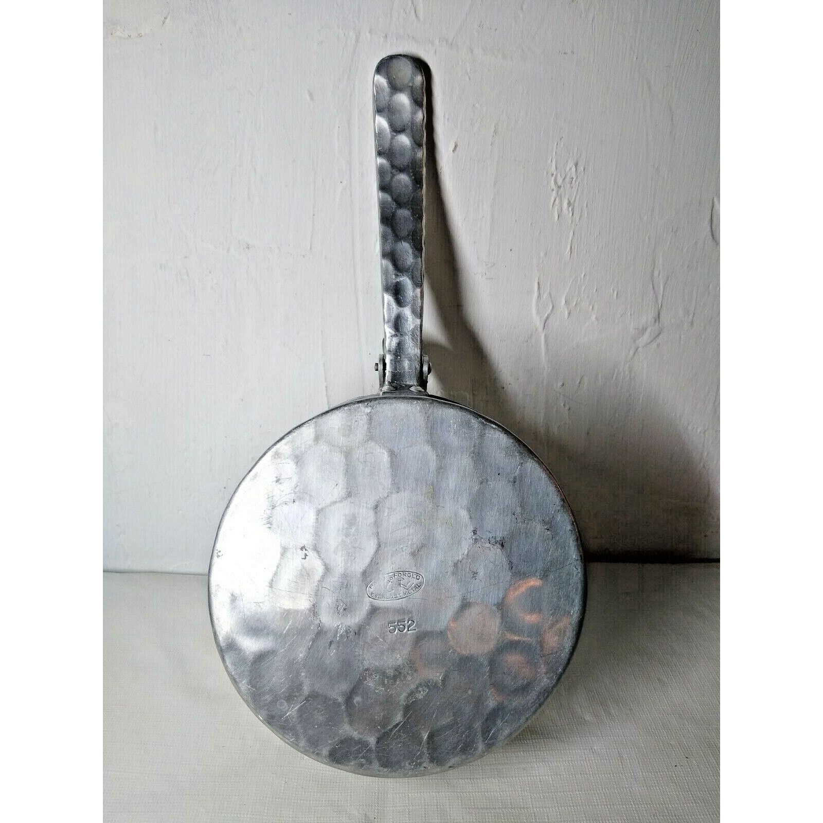 Vintage Everlast Metal 552 Hand Forged Aluminum Butler Pan Fruit Pattern