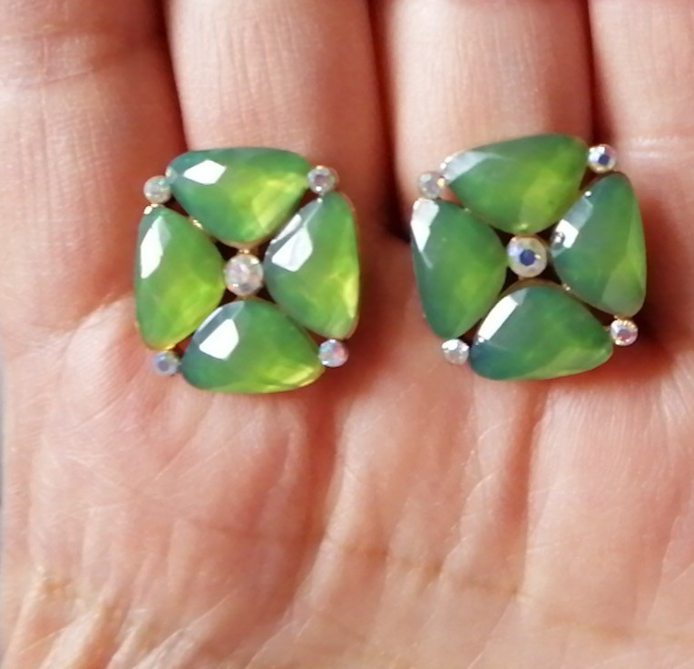 VTG SHAMROCK  Green Four Leaf Clover Earrings CLIP-ON
