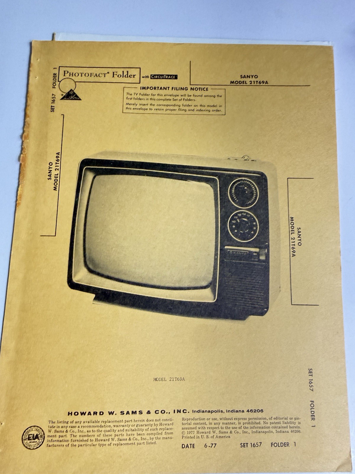Sanyo 21T69A / 211T69A Vintage B&W TV Photofact Folder Set 1657 (1977) Manual