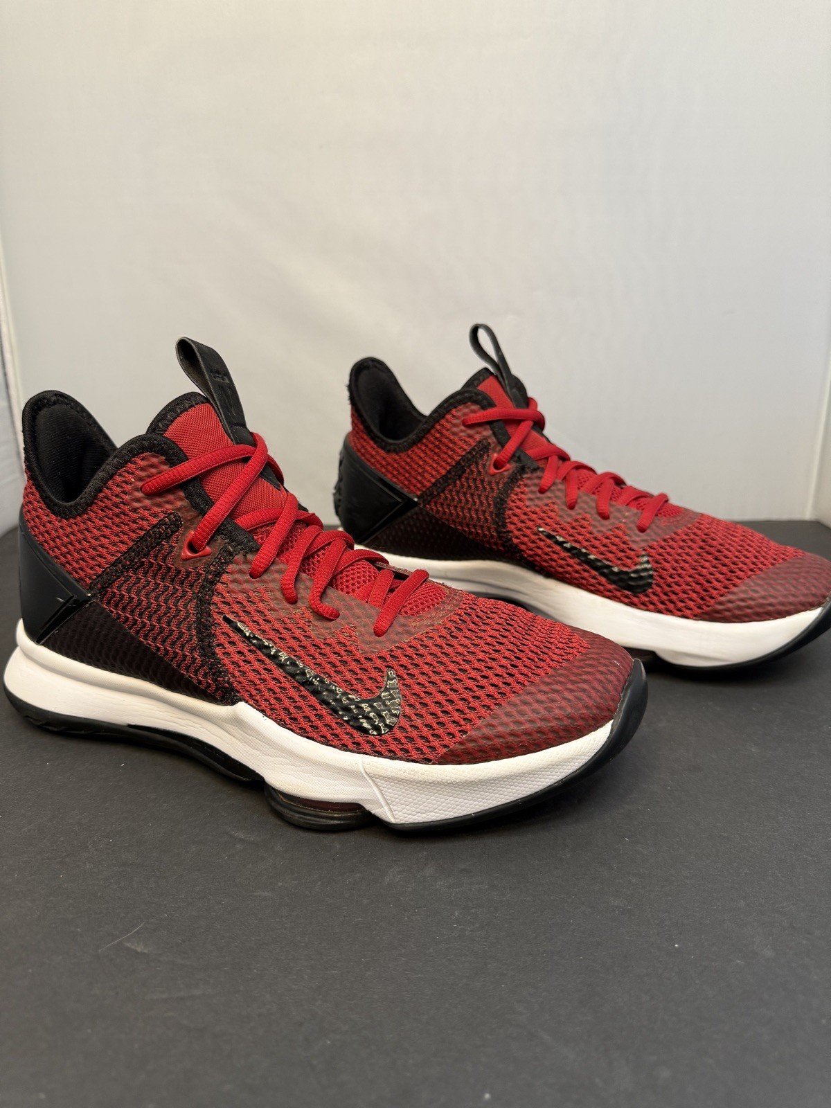 Nike LeBron Witness 4 basketball shoes in a striking red and black Size 7.5