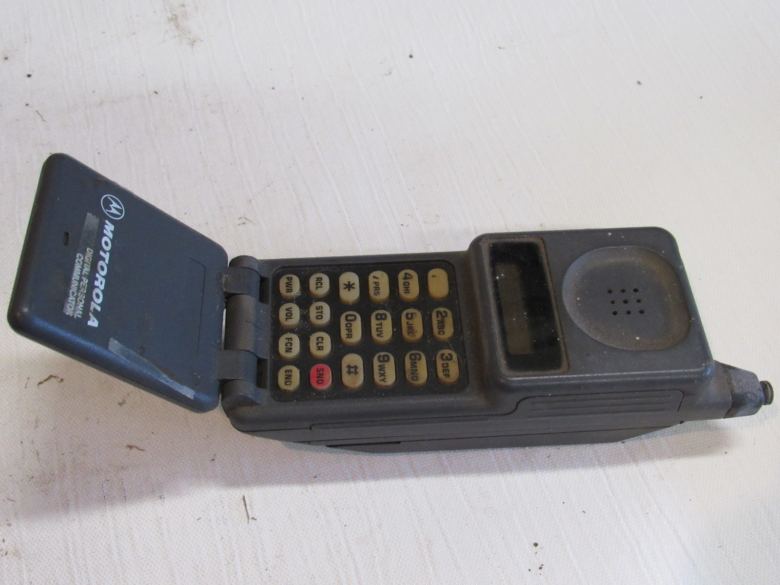 Vintage Motorola GTE Flip Phone