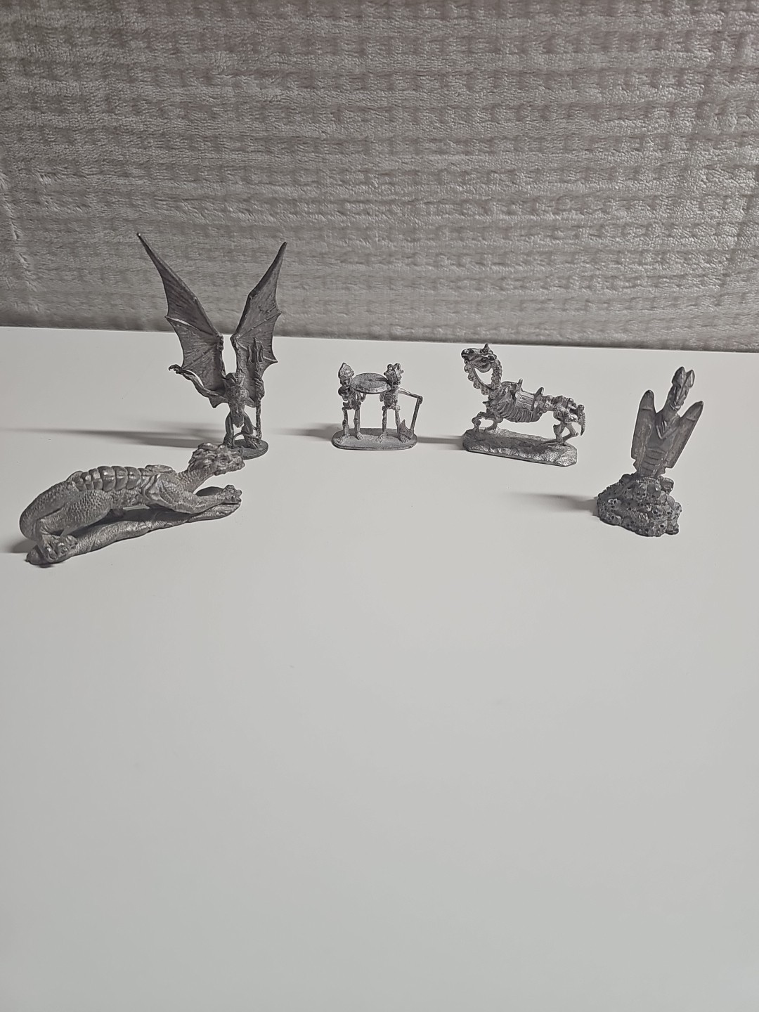 Grenadier D&D Figures Lot Of 5 1982 Dragon Of Emeralds 6001 Skeleton Raiders 