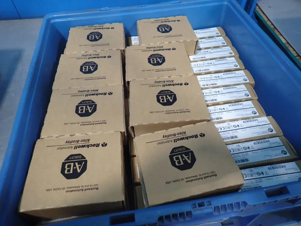 ALLEN-BRADLEY RIGHT END CAP/TERMINATOR 1769-ECR