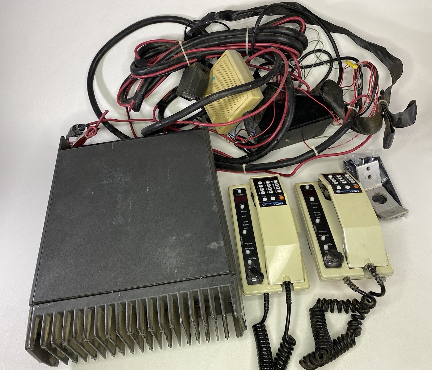 Vintage Motorola Pulsar II Mobile/in Car Phone Lot  Untested—For Parts Or Repair