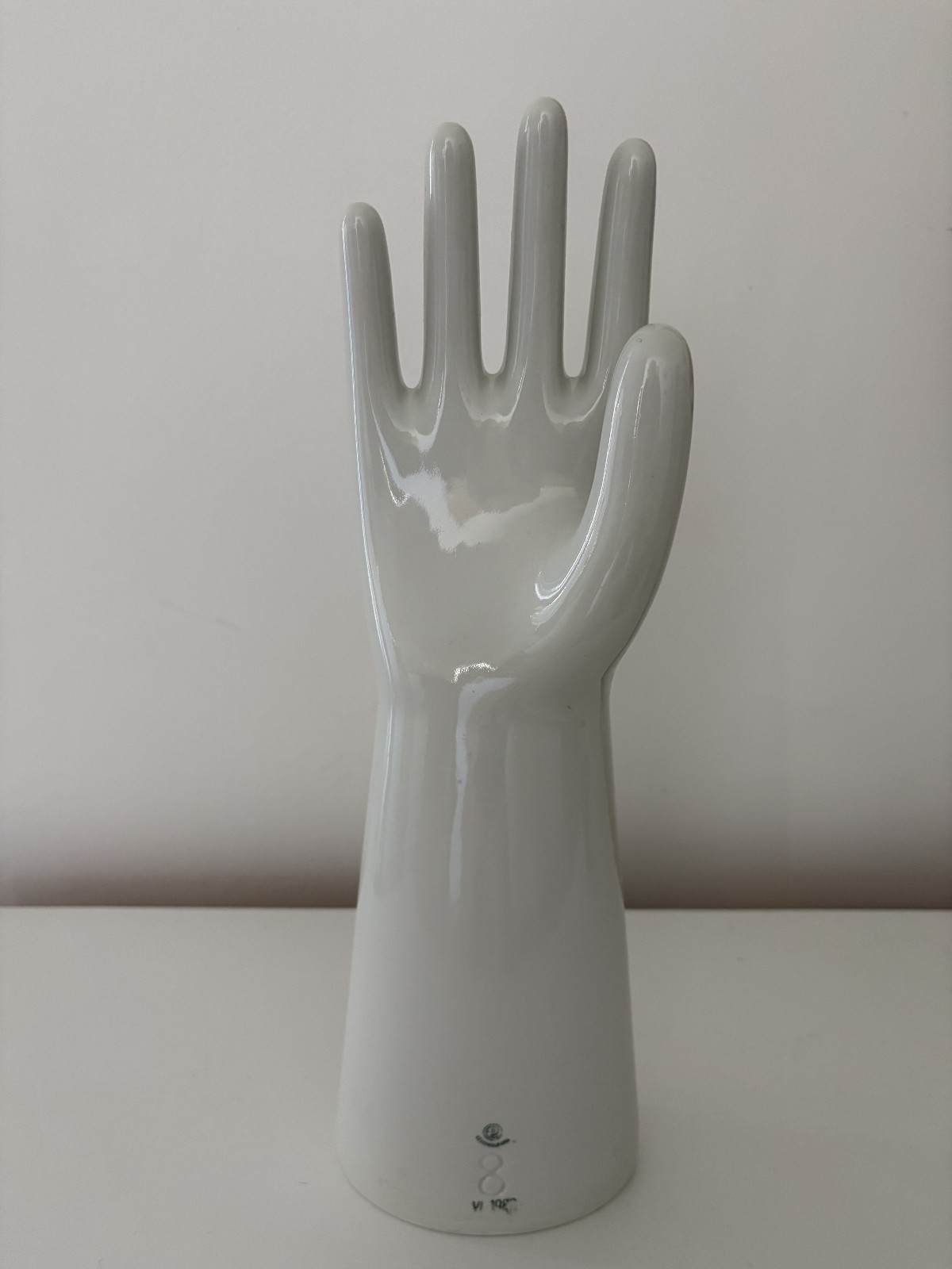 general porcelain glove mold