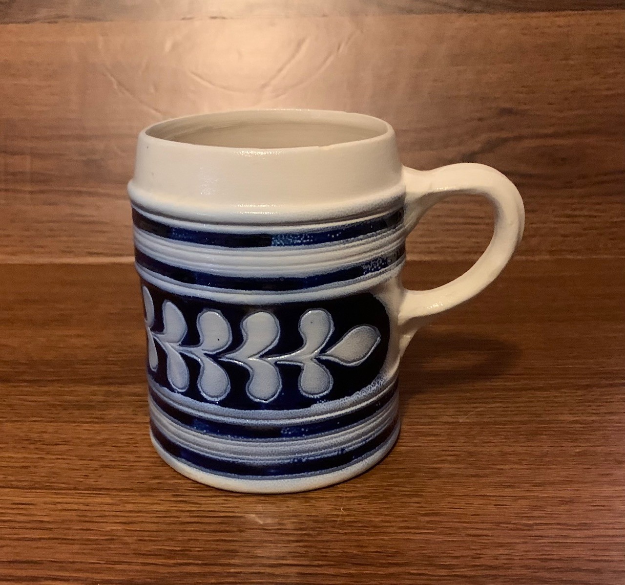 Vintage Williamsburg Salt Glaze Pottery Large Beer Mug Souvenir 6" Tall / 5" Dia