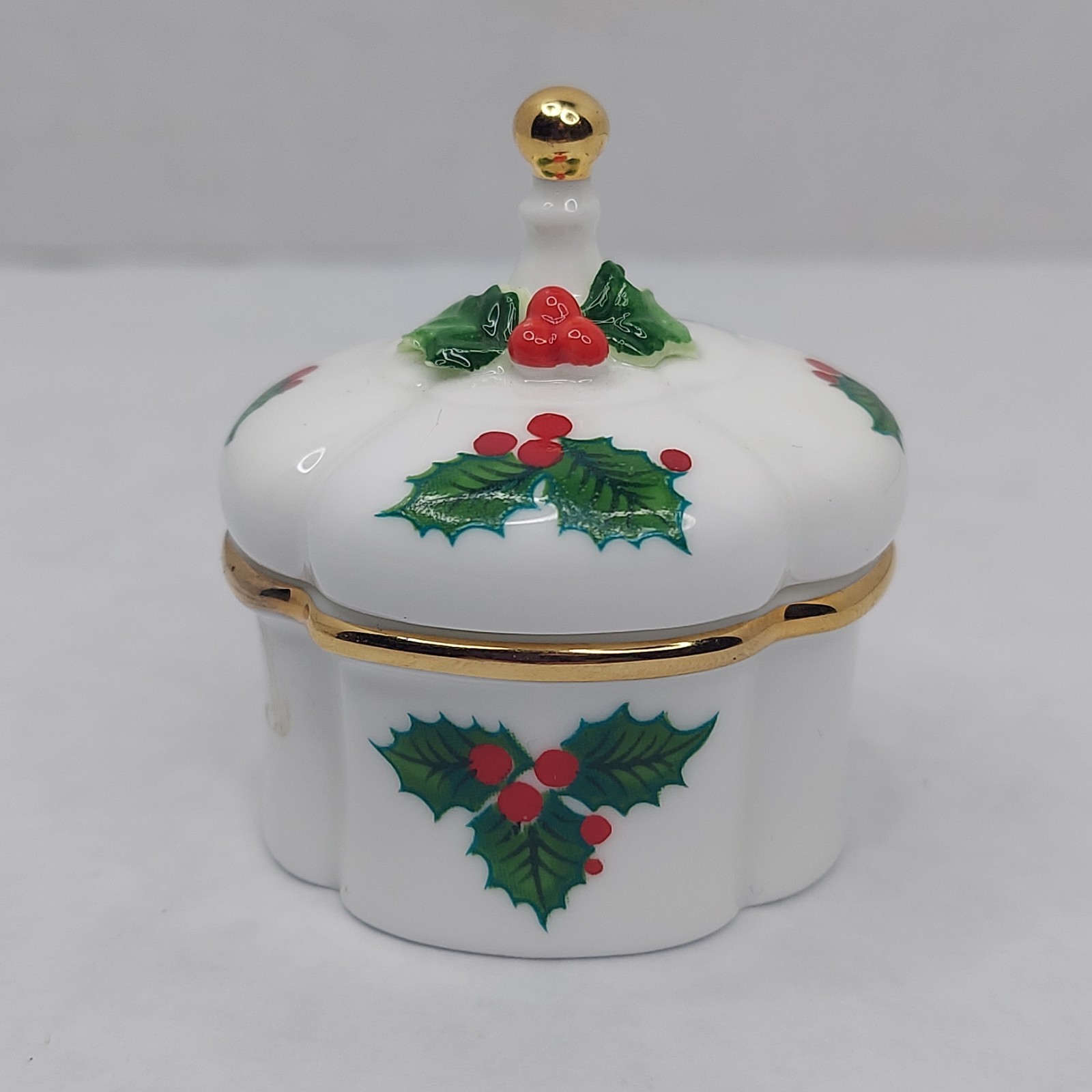 Vintage Maruri Masterpiece 1978 ENESCO Christmas Holly CANDLE Trinket Box Unlit!