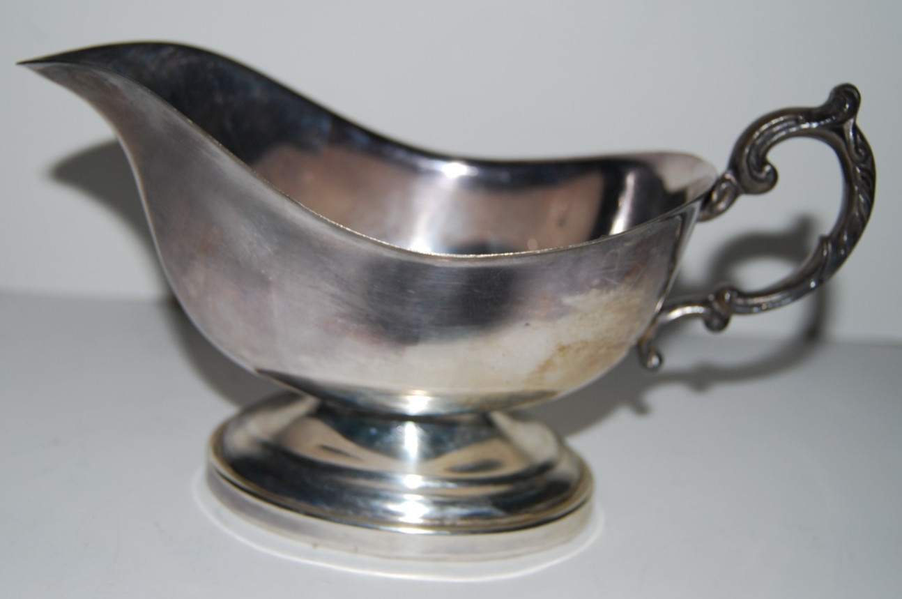 Vintage Taunton Sheridan Silversmith Silver Plated Gravy Boat 4.5" x 8"