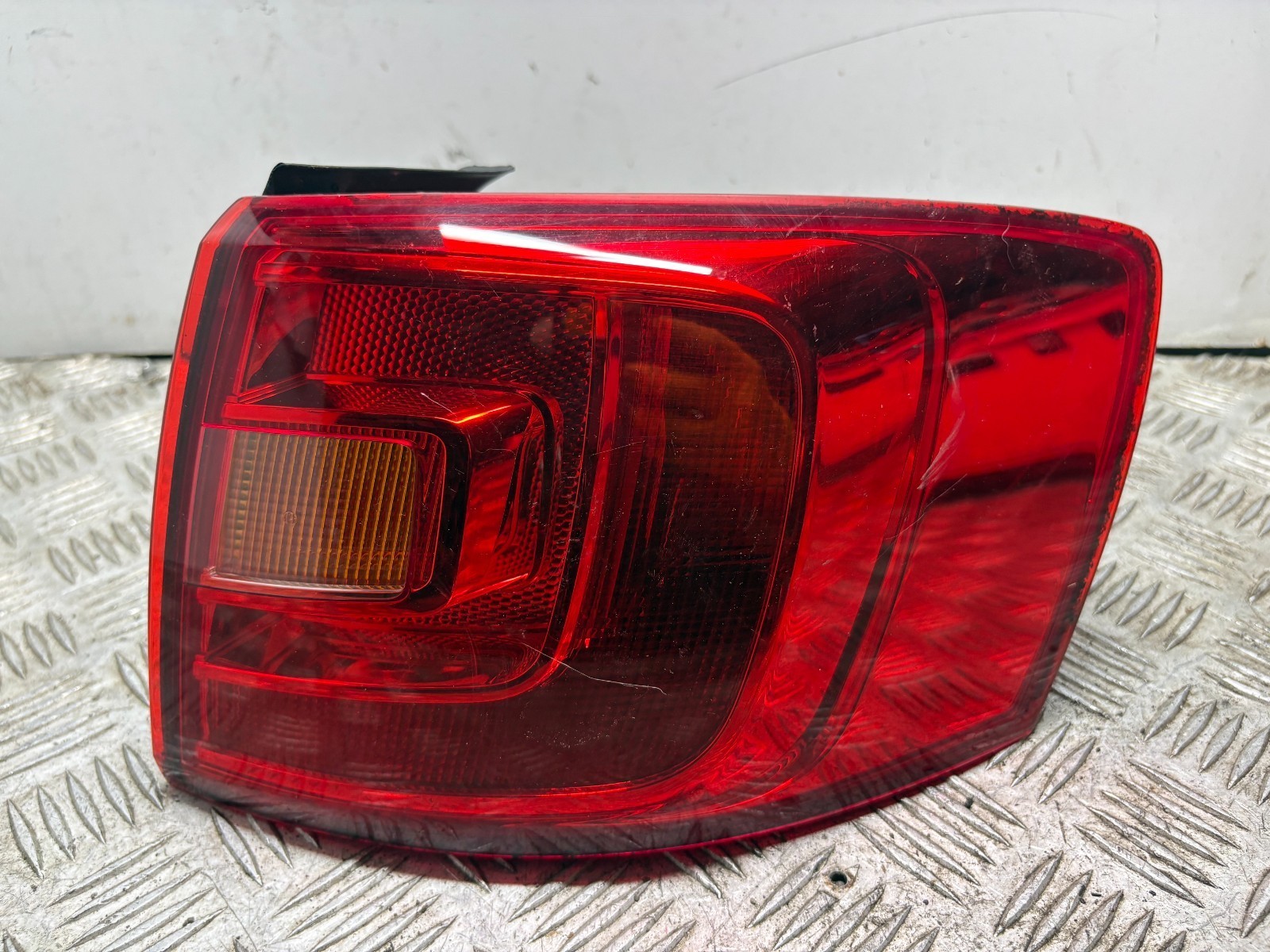 2013 VW JETTA REAR RIGHT HAND SIDE LIGHT OUTER