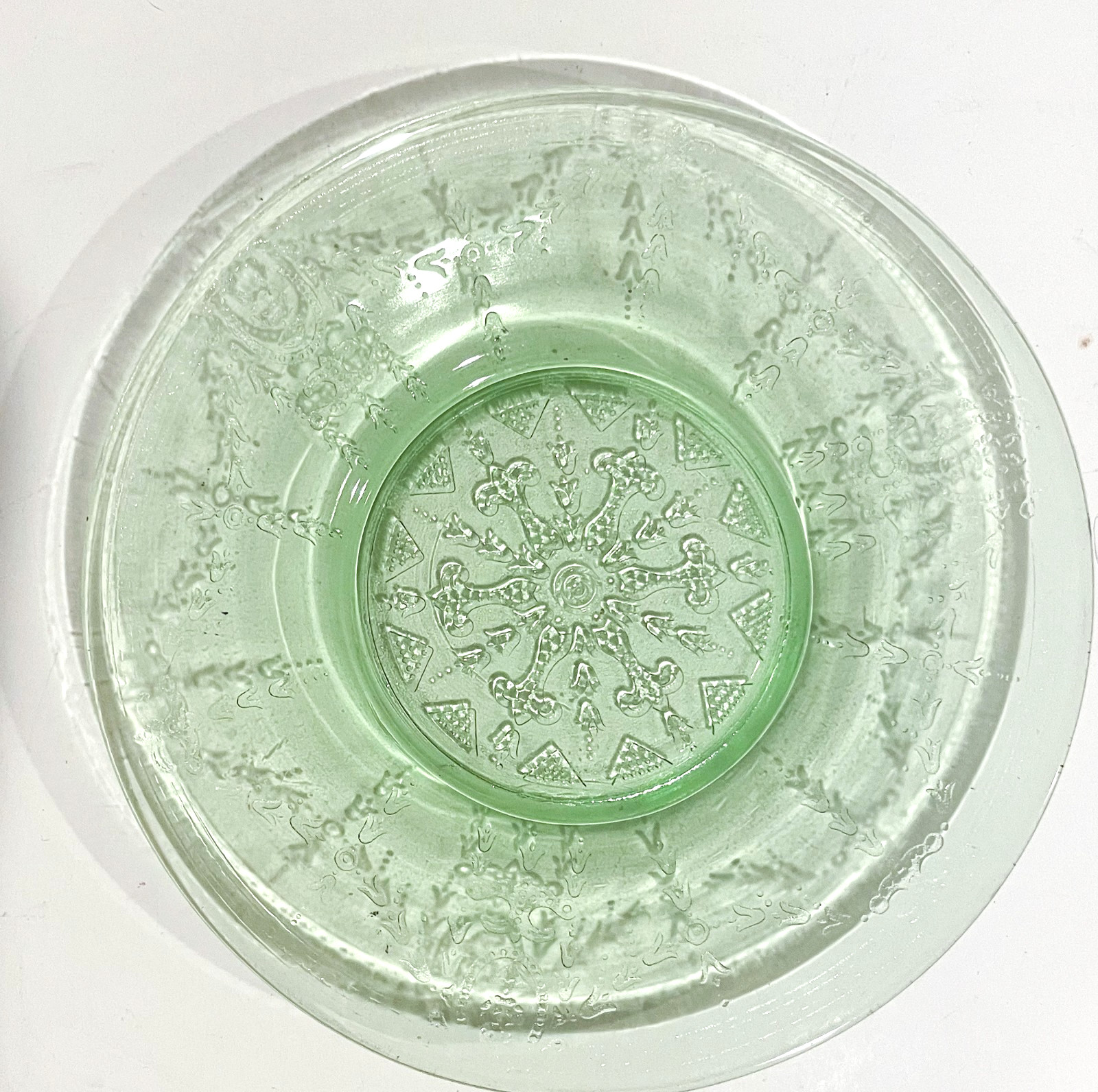 Vintage ANCHOR HOCKING Cameo Luncheon PLATE 6.75" Green Vaseline Glass