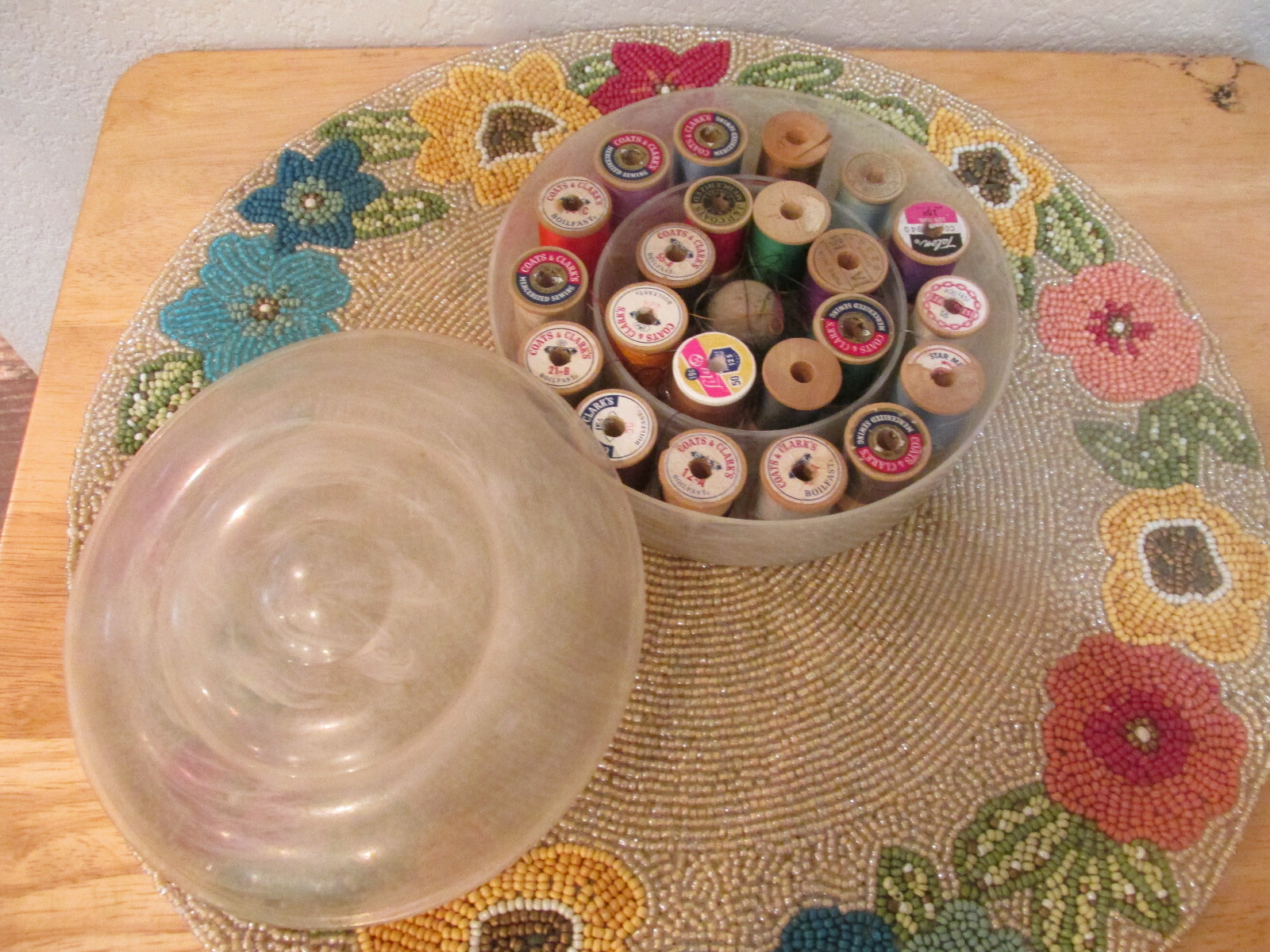 SEWING THREAD SPOOL HOLDER ROUND ORGANIZER CENTER PIN CUSHION BRIDGES PLASTICS