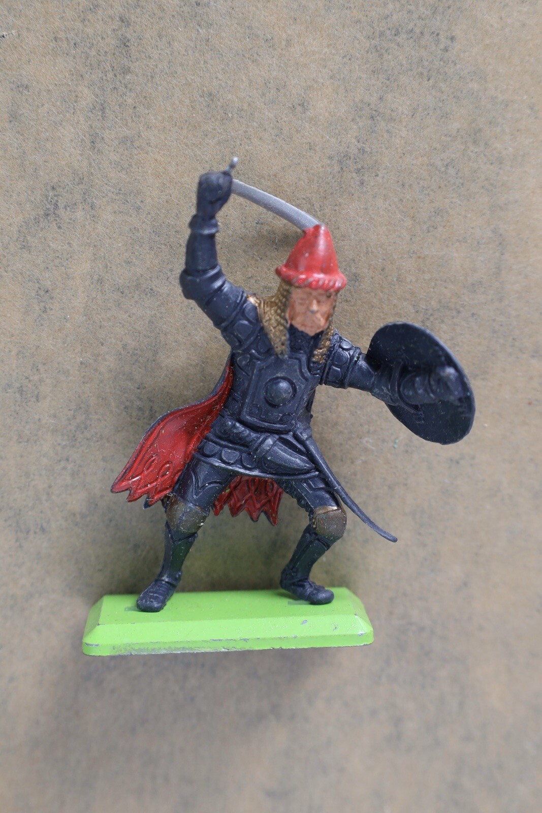 Vintage 1980s Britains Deetail Turk Knight Figure Silver Purple Armor