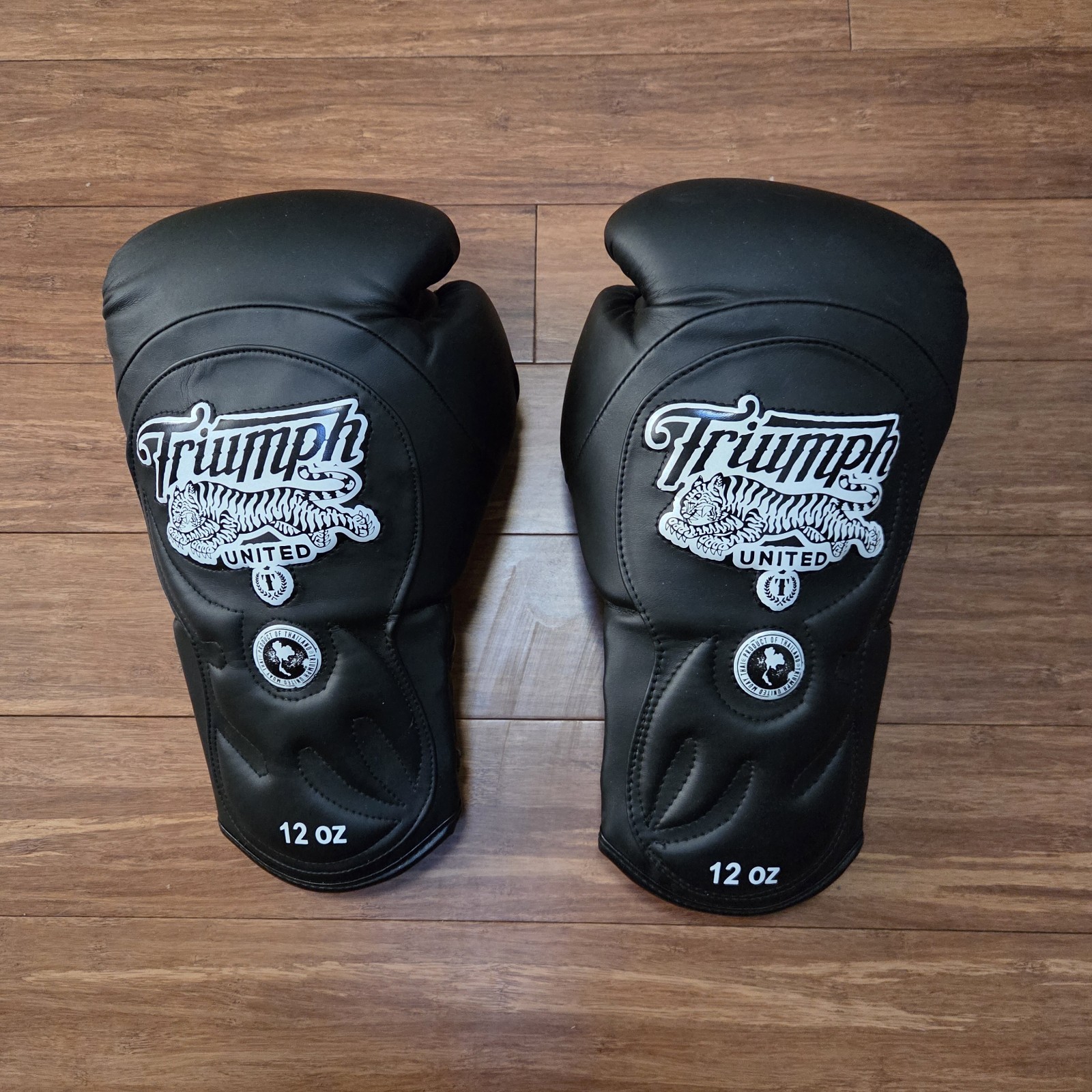 Triumph United boxing gloves 12oz Black Tigers 