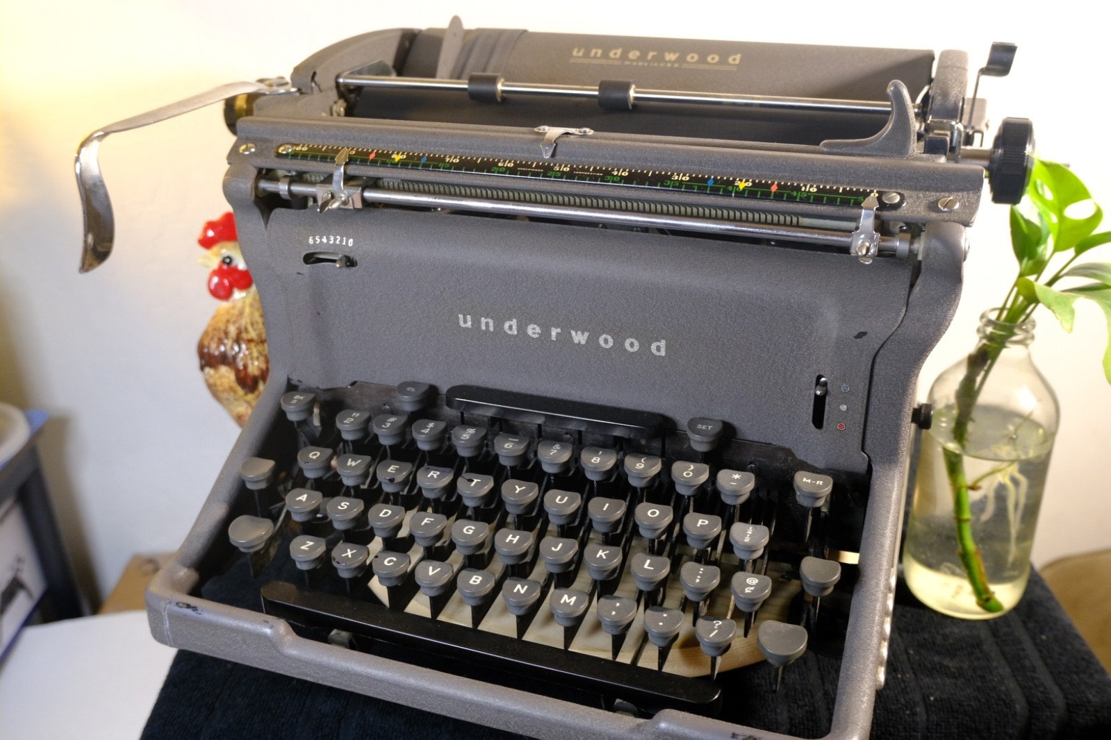 Vintage 1950s Underwood Rythm Touch Standard Typewriter - Serviced & Fully Works