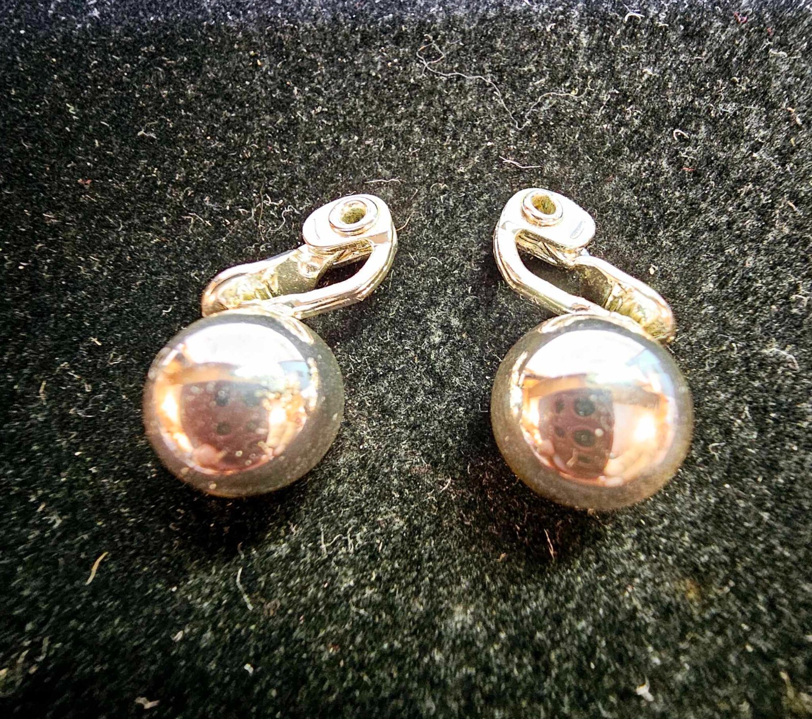 Signed TJG clip on earrings w/ Silvertone Heavy Ball -S10- READ