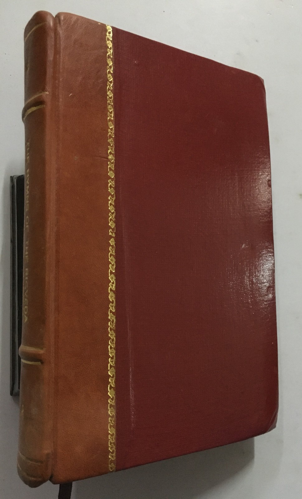 Griffith, Ralph T. H: The Hymns Of The Rigveda. 1889. 419p