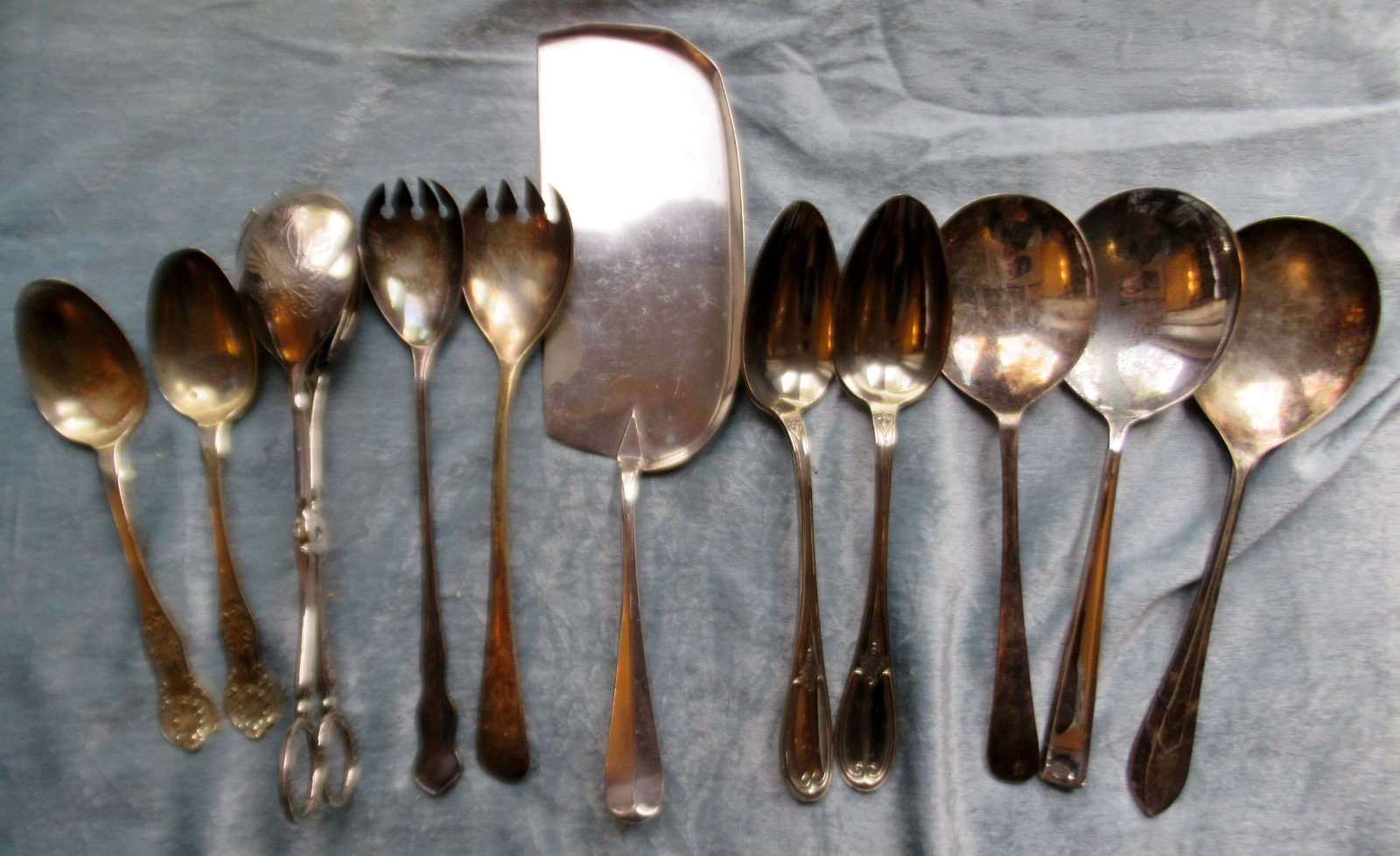 Lot Of Vintage Silver Plated Serving Spoons Crumb Tray Runcible & Trifle Spoons