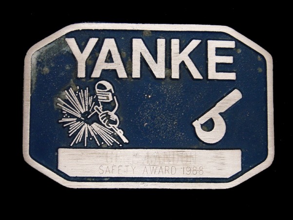 UB15145 VINTAGE 1988 **YANKE SAFETY AWARD** WELDING SOLID BRASS BELT BUCKLE