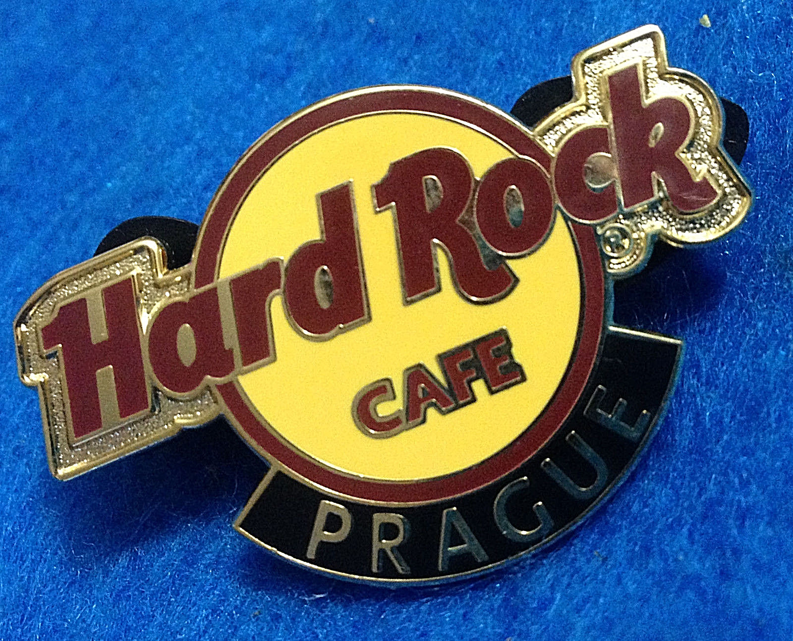 PRAGUE RED CIRCLE LINE CLASSIC STYLE LOGO 4LC OVAL HOLGRAM Hard Rock Cafe PIN